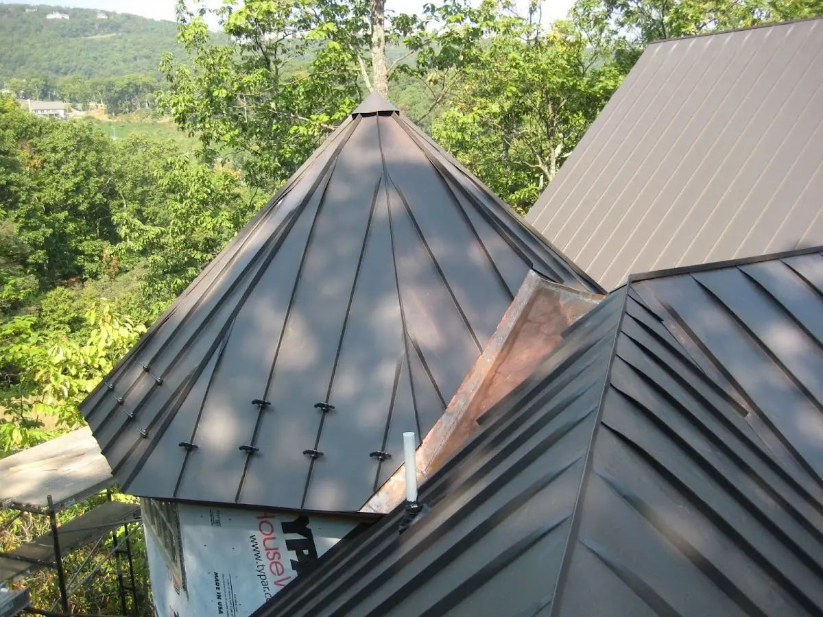 Professional Roof Tarp Installation by Craftsman Roofing in Roggen